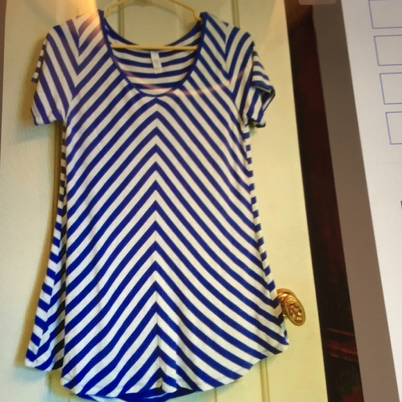 LuLaRoe Classic Tee T-Shirt - Picture 1 of 6